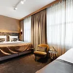 The Delphi - Townhouse 4*