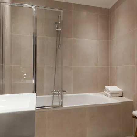 The Delphi - Townhouse 4*