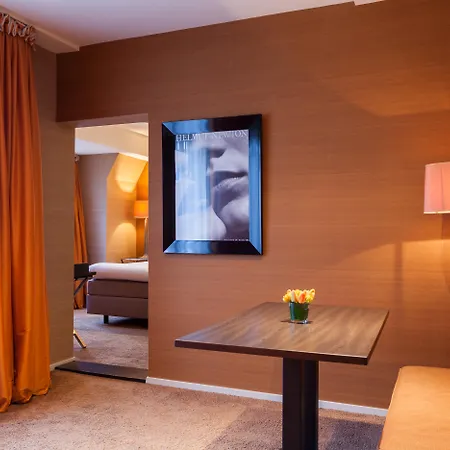 The Delphi - Townhouse 4*