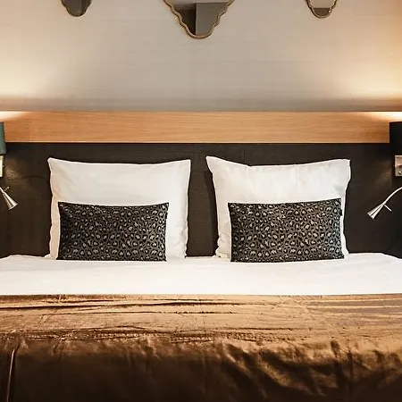 The Delphi - Townhouse 4*