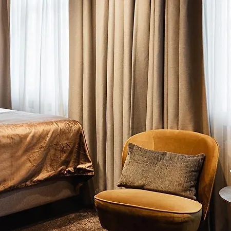 The Delphi - Townhouse 4*