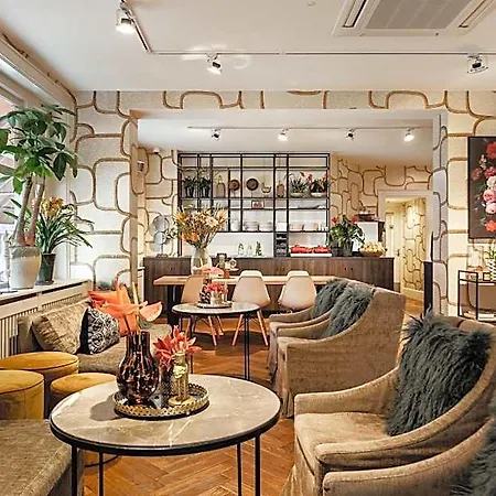 מלון The Delphi - Townhouse 4*