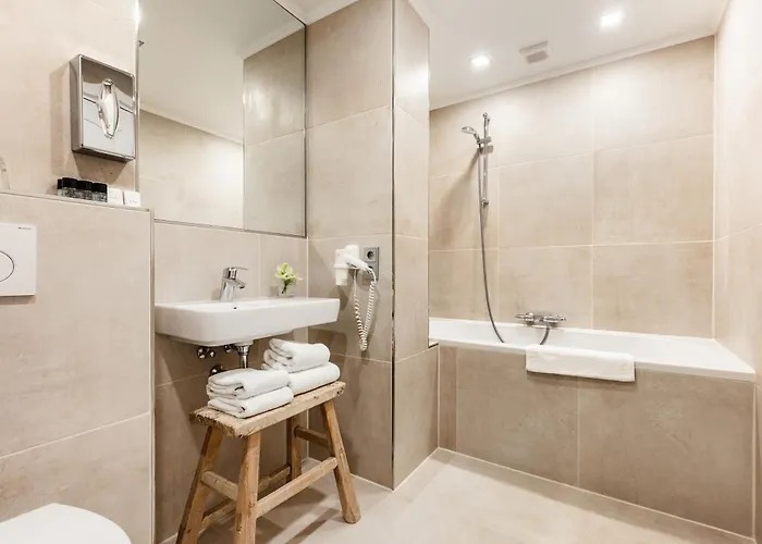 The Delphi - Townhouse 4*